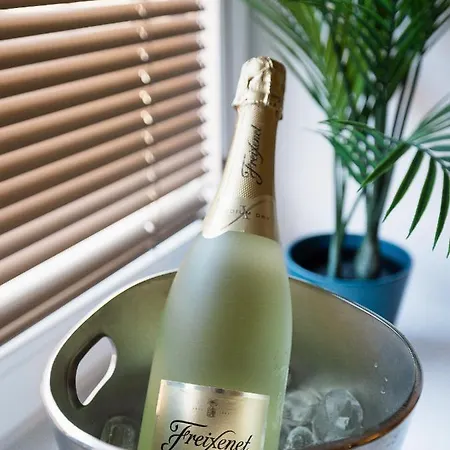 New With Parking Lägenhet Ljubljana