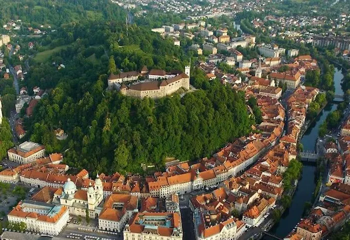 New With Parking Lejlighed